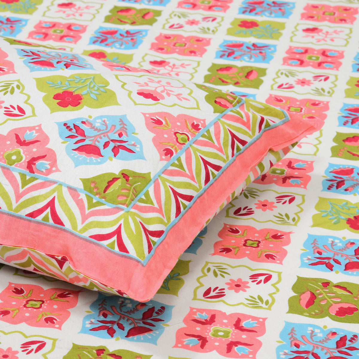 Cotton Print Bedsheet with 2 pillow covers - Mughal